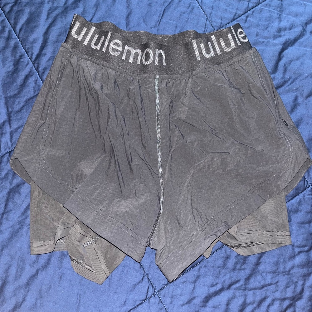 lululemon shorts with Waistband Logo